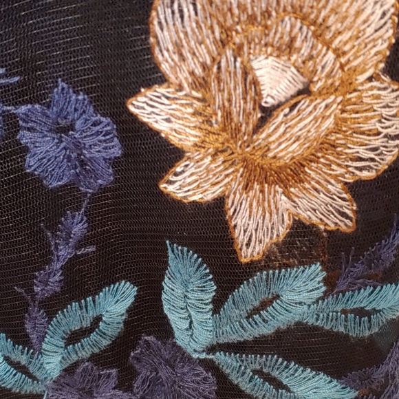 🌿 NWOT Catherines Top - Picture 6 of 10